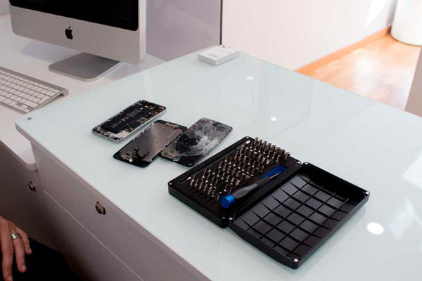 Substituição da bateria de iPhones Apple ao Melhor PREÇO - Reparação iPhone - Gadget Hub